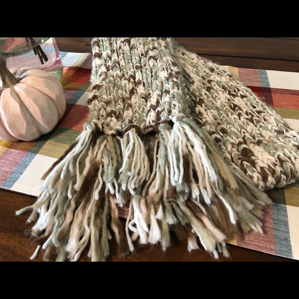 🔥 FREE With Purchase! 🍁 Fall Chunky Scarf!